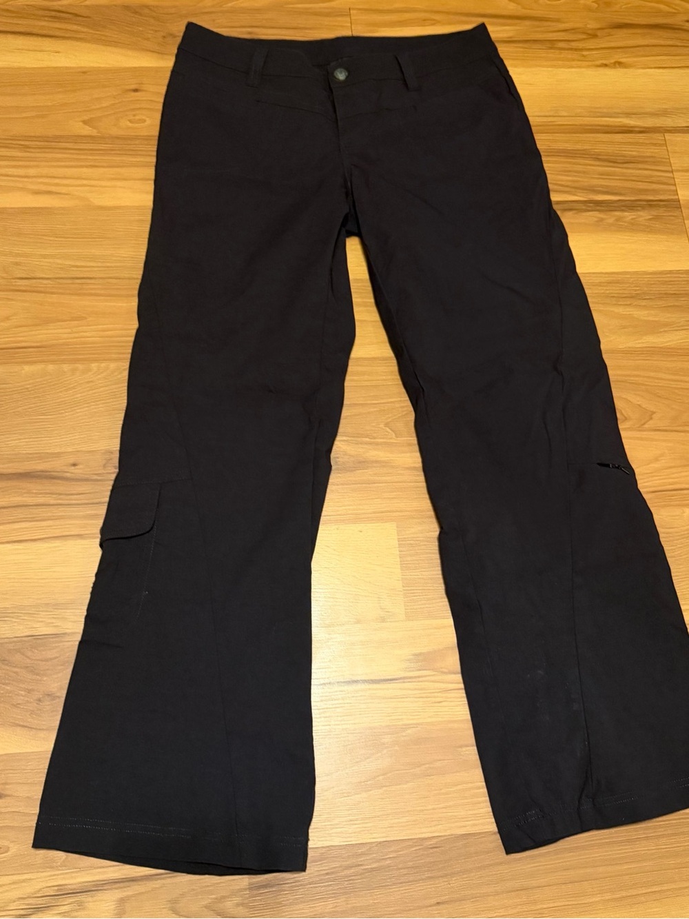 Athleta Black Hiking Cargo Pants Sz 4P